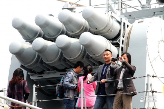 Китайские и зарубежные военные корабли, задействованные в совместных учениях ВМС «Морское сотрудничество - 2014», открыты для публики (28)