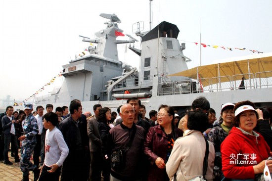 Китайские и зарубежные военные корабли, задействованные в совместных учениях ВМС «Морское сотрудничество - 2014», открыты для публики (10)