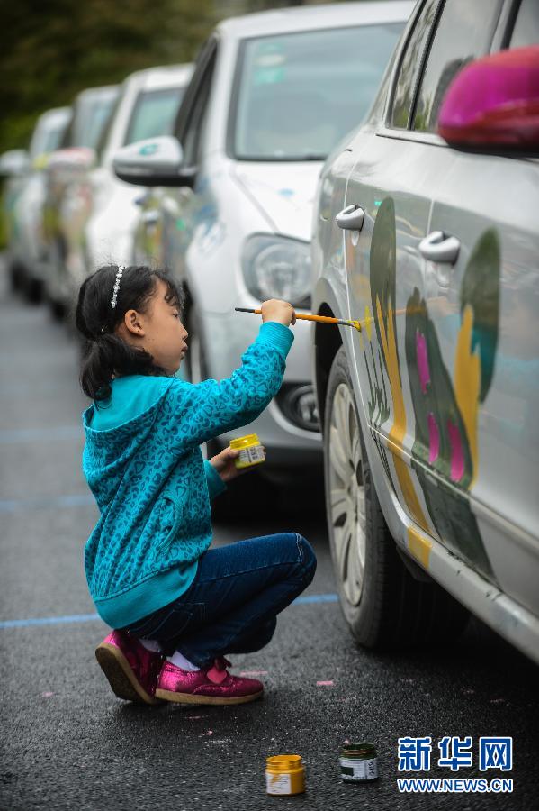 В Ханчжоу прошел конкурс аниме-росписи частных автомобилей (3)