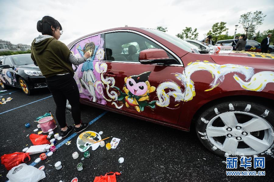 В Ханчжоу прошел конкурс аниме-росписи частных автомобилей (7)