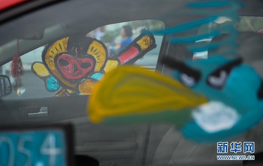 В Ханчжоу прошел конкурс аниме-росписи частных автомобилей