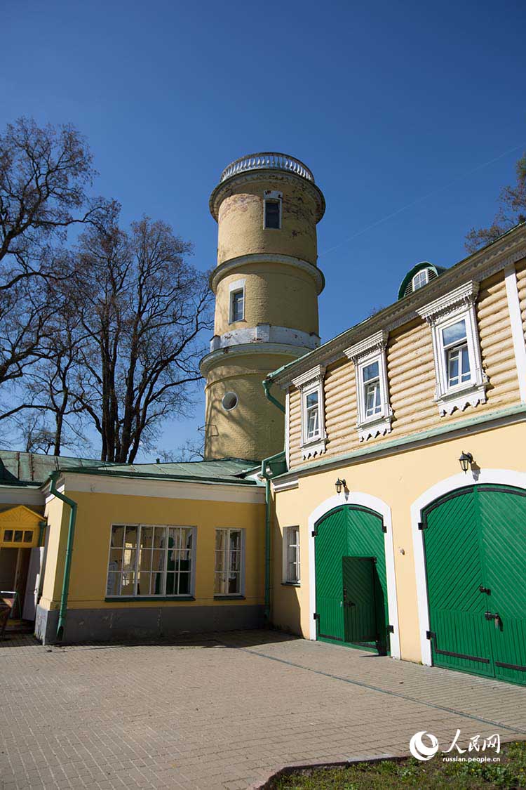 В начале 20-го века во внутреннем хозяйственном дворе была сооружена водонапорная башня.