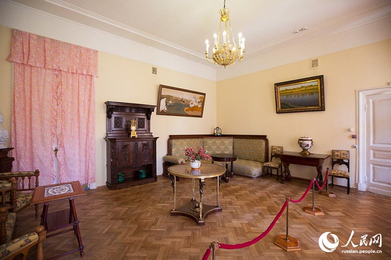 Один из гостинной комнаты в главном здании усадьбы Горки
