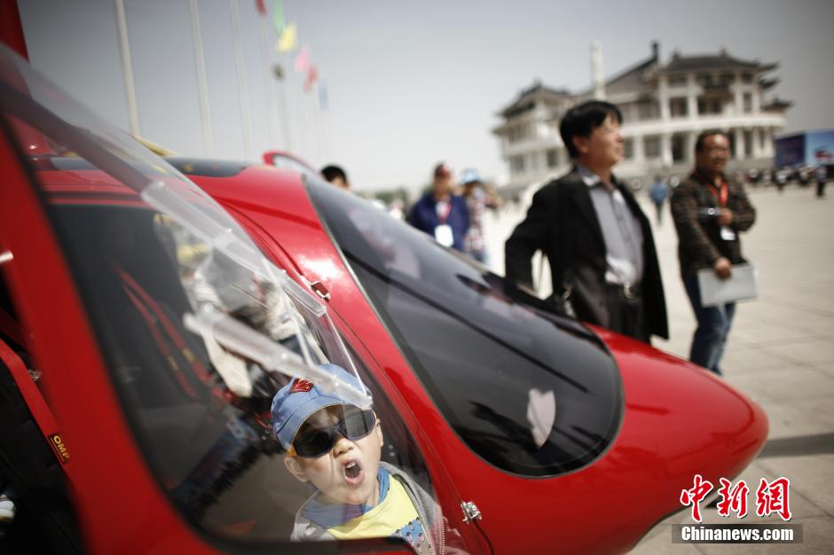 Первый карнавал легких летательных аппаратов стартовал в городе Тяньцзине (3)