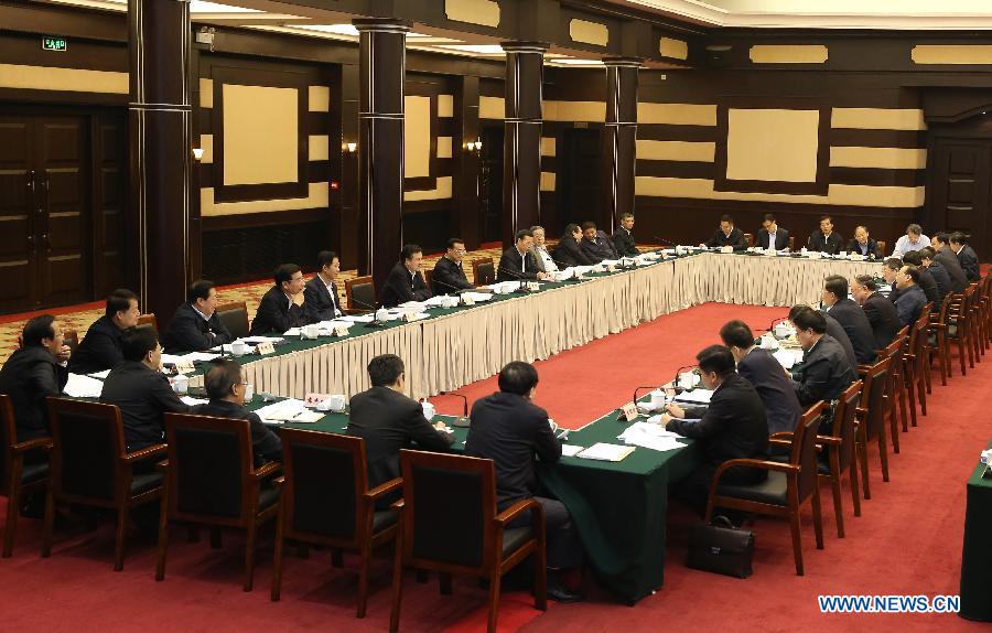Китайский премьер призвал к строительству экономического пояса реки Янцзы (2)