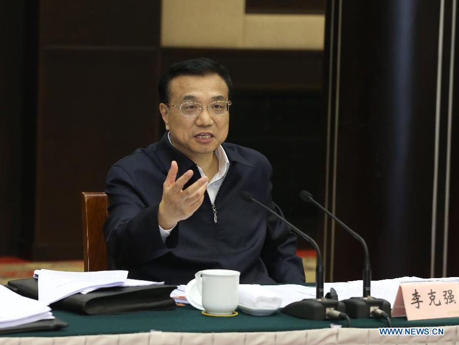Китайский премьер призвал к строительству экономического пояса реки Янцзы