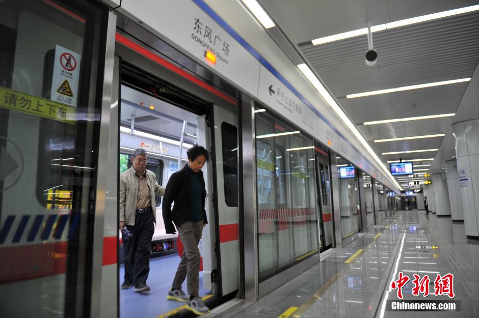 Северо-южная линия метрополитена в городе Куньмин открыта для движения (3)