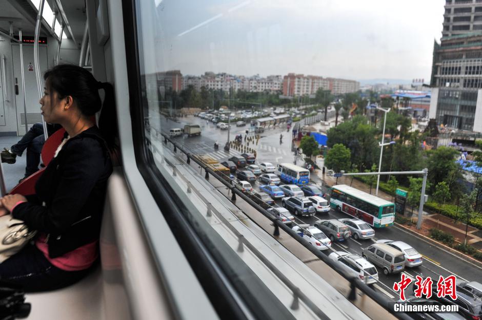 Северо-южная линия метрополитена в городе Куньмин открыта для движения (4)