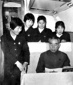 Как выглядели первые стюардессы Китая? (7)