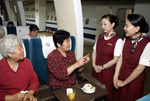 Как выглядели первые стюардессы Китая? (9)