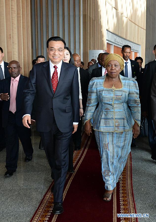 Ли Кэцян встретился с председателем комиссии Африканского союза