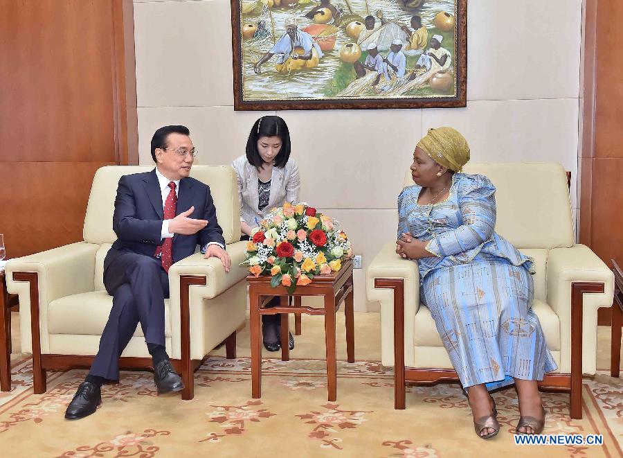 Ли Кэцян встретился с председателем комиссии Африканского союза (3)