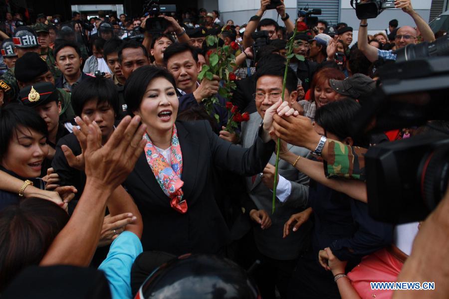 Йинглак Чинават отстранена от должности за злоупотребление властью (3)