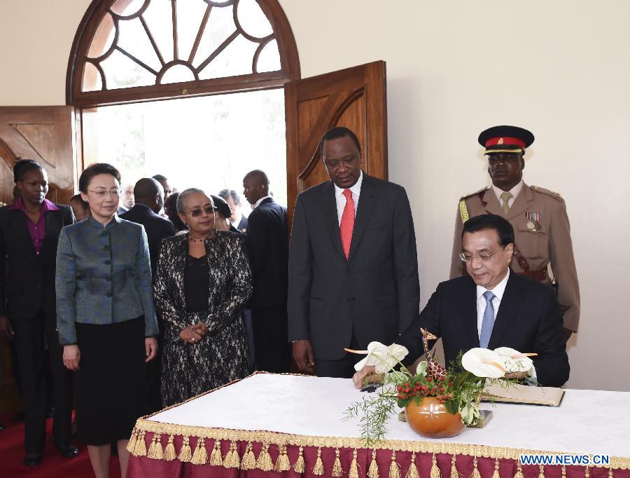 Премьер Госсовета КНР Ли Кэцян провел переговоры с президентом Кении Ухуру Кениятой