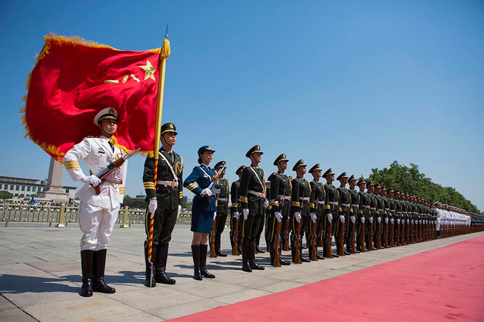 В Китае впервые появились женщины-солдаты почётного караула (11)