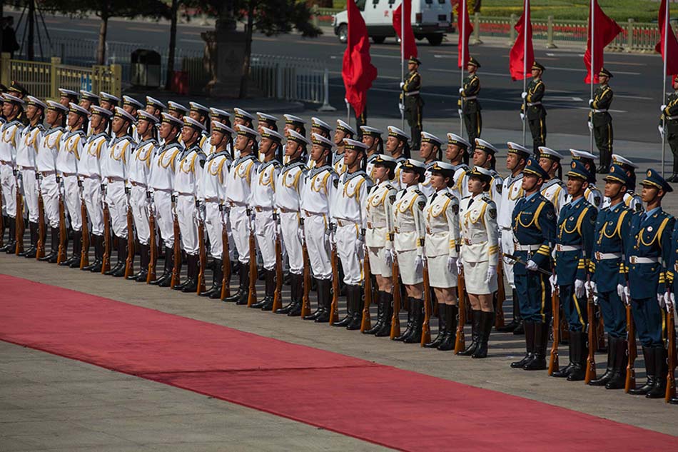 В Китае впервые появились женщины-солдаты почётного караула (12)