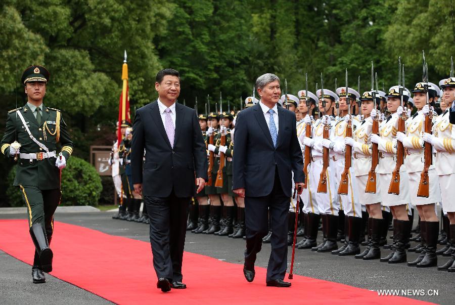Председатель КНР Си Цзиньпин провел переговоры с президентом Кыргызстана А. Атамбаевым (3)