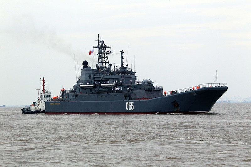 В Шанхай для участия в совместных китайско-российских учениях прибыли российские военные корабли (2)