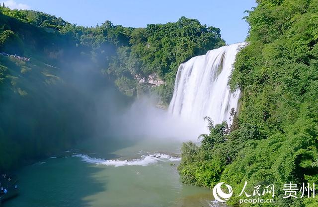 Водопад Хуангошу в Гуйчжоу под объективом беспилотника 