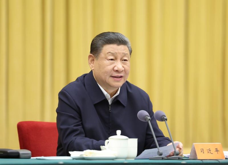 Си Цзиньпин председательствовал на совещании, посвященном ускорению развития западных регионов Китая в новую эпоху
