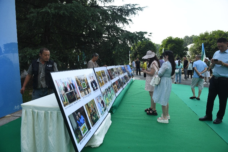 В китайском вузе стартовала фотовыставка диких птиц