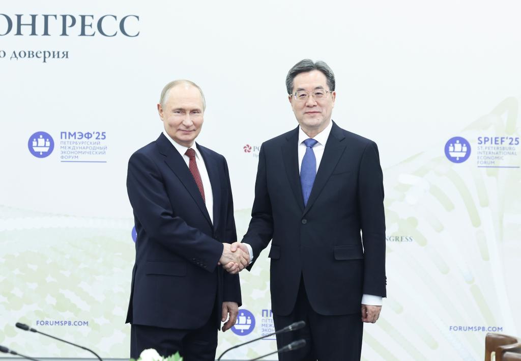 Китай готов сотрудничать с Россией для укрепления политического взаимодоверия и наращивать сферы общих интересов -- вице-премьер Госсовета КНР