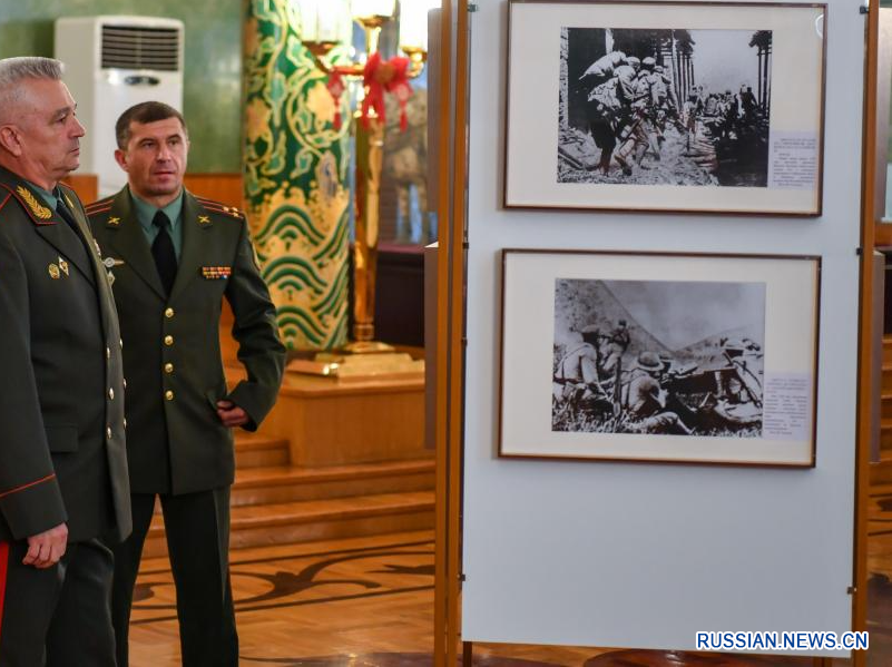 Очерк: "Помня о прошлом, созидать будущее" -- фотовыставка в честь 80-летия Победы в Мировой антифашистской войне как отражение истории дружбы Китая и России