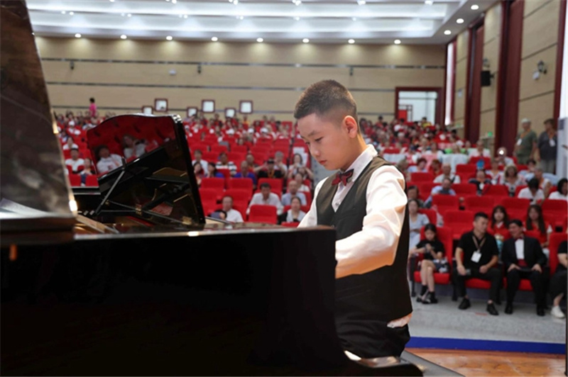 В Суйфэньхэ открылся первый китайско-российский хоровой фестиваль