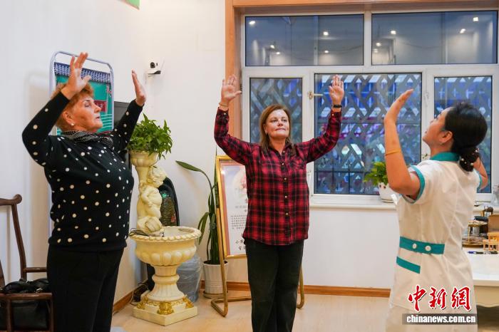 В уезде Жаохэ растет трансграничное потребление