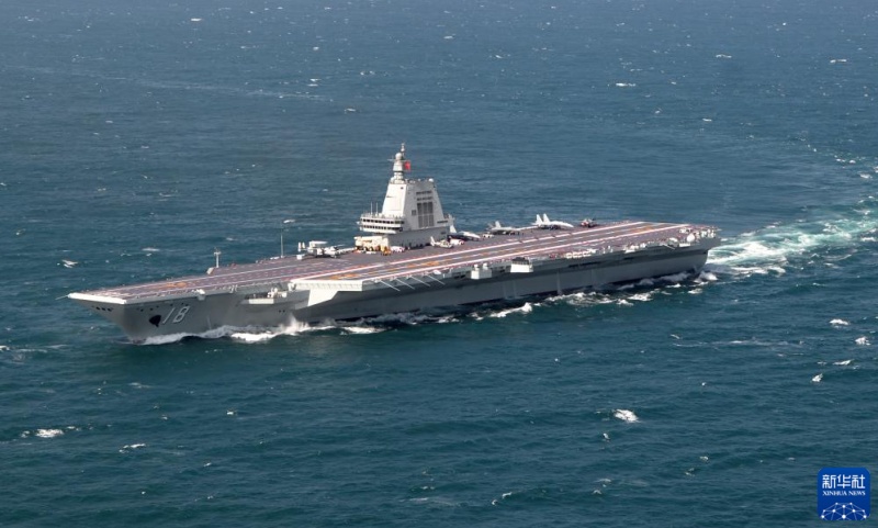 Флотилия ВМС НОАК с авианосцем 