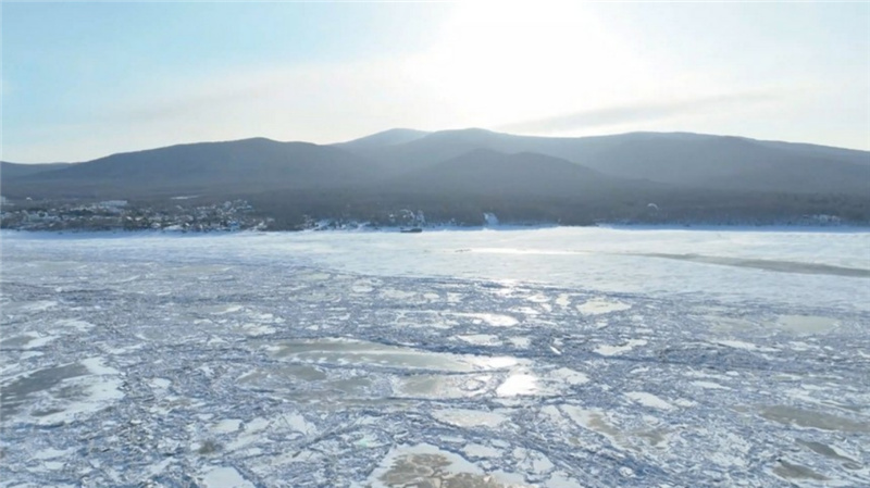 На реках Хэйлунцзян и Уссури на китайско-российской границе начался ледостав