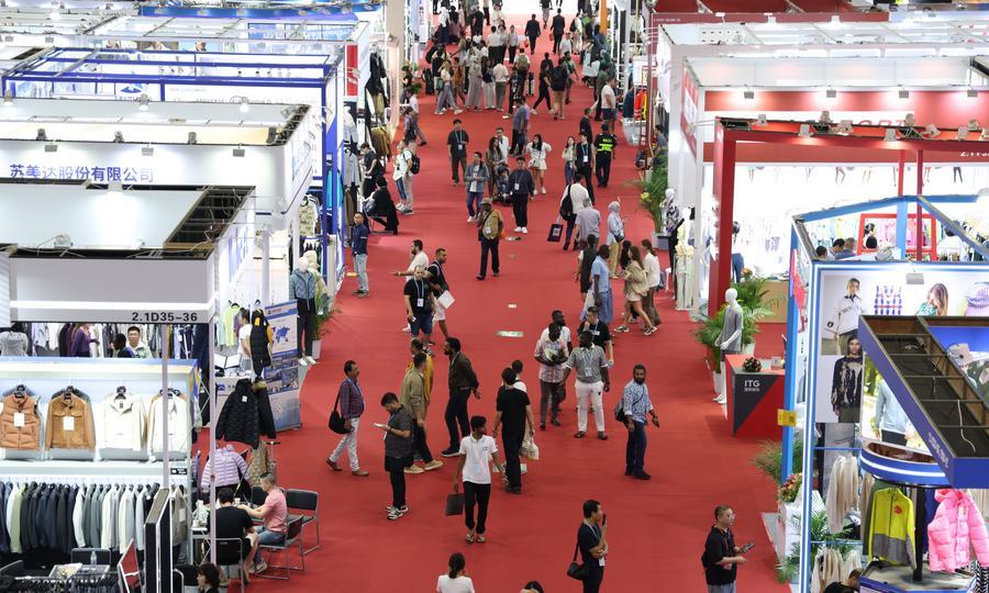 За первые 11 месяцев товарооборот пров. Гуандун со странами-участницами инициативы "Пояс и путь" вырос на 4,9 проц.