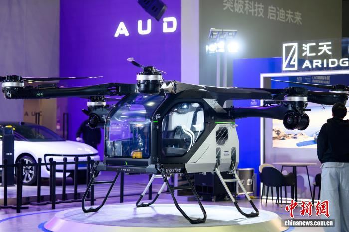 Летающие автомобили стали главным хитом автосалона в Чанша