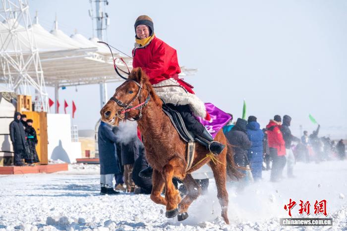 Зимняя конная премьер-лига на степных просторах аймака Шилин-Гол