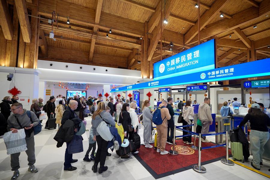 Провинция Хайнань на юге Китая приняла более 12,32 млн туристов за время каникул по случаю праздника Весны