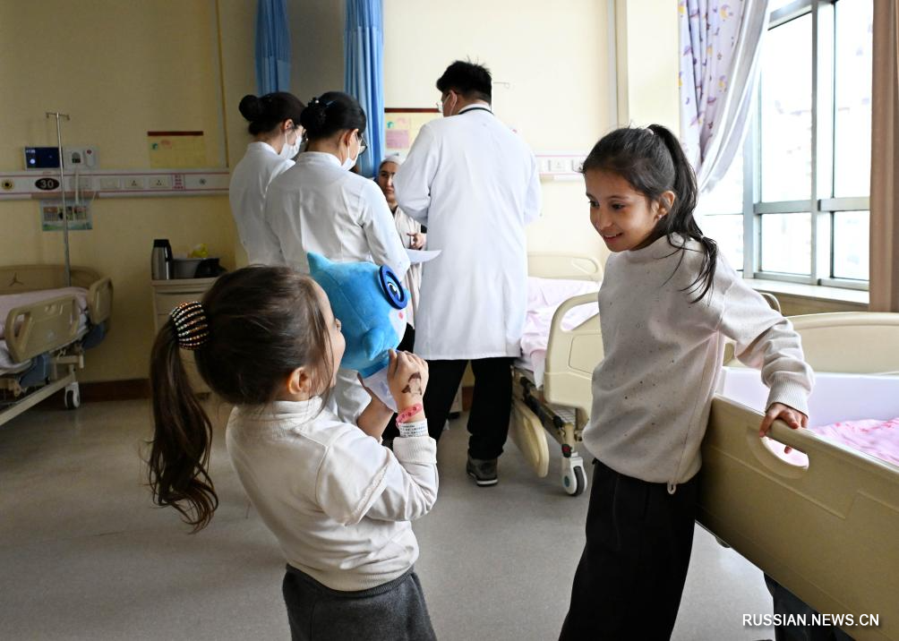 Дети с врожденными пороками сердца из Таджикистана проходят лечение в г. Циндао