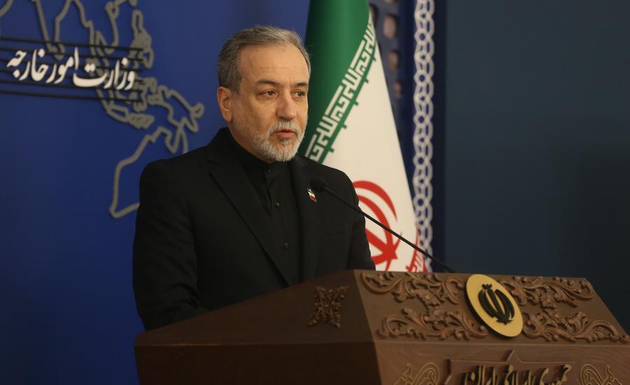 Иран опроверг сообщения о просьбах к США о прекращении огня