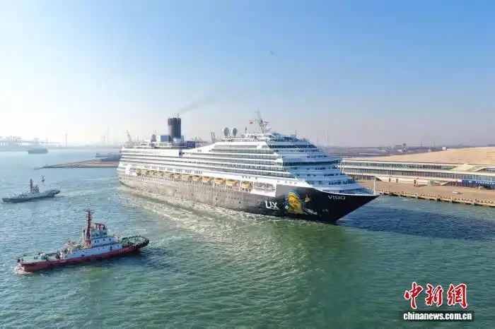 Круизный лайнер «Лисян» отправился в первый рейс из Тяньцзиня