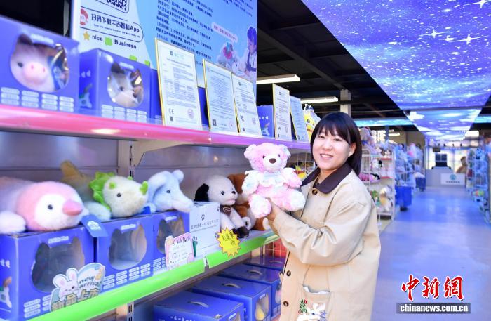 ИИ преображает индустрию плюшевых игрушек в новом районе Сюнъань