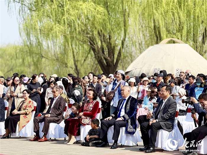 В Пекине жители Китая и Казахстана вместе отметили праздник Наурыз