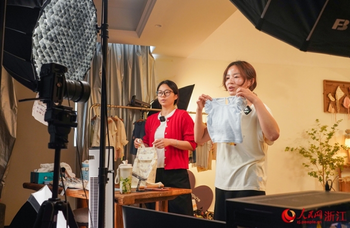 Где рождается детская мода: путешествие в поселок Чжили