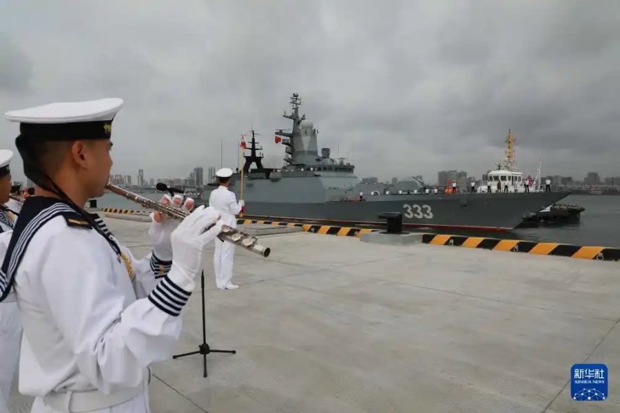 Отряд кораблей ВМФ России прибыл в южно-китайский порт Чжаньцзян