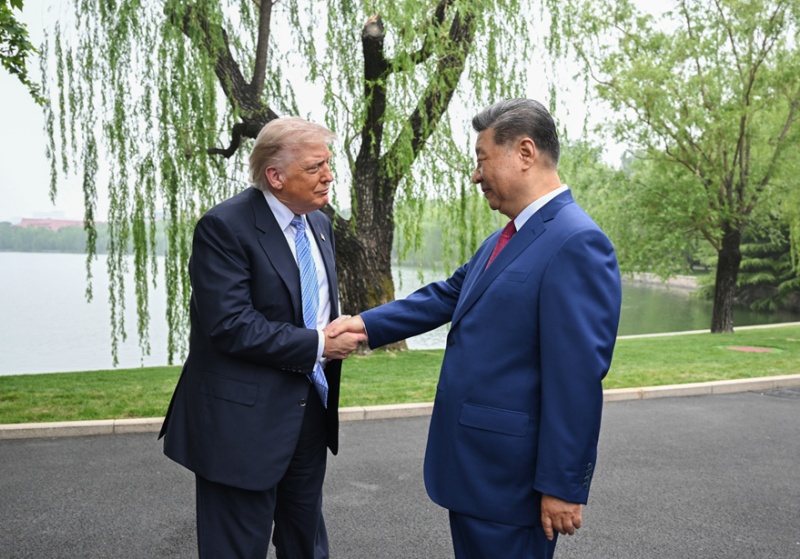 Си Цзиньпин и Дональд Трамп провели встречу в узком составе в Пекине