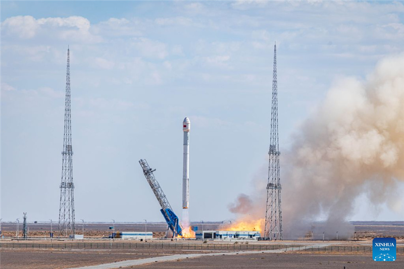 Китай успешно запустил ракету-носитель "Чжуцюэ-2E Y7" с 10 спутниками на борту