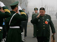 Члены ВК НПКСК один за другим прибывают в Пекин